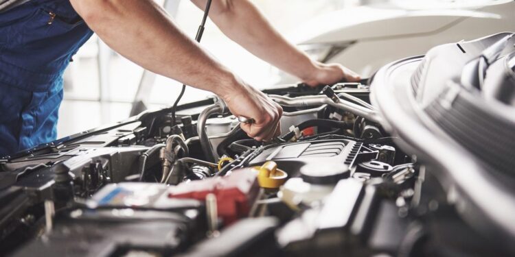 ¿Cómo aprender a hacer mantenimiento a mi automóvil?