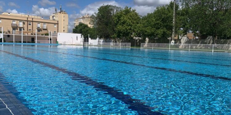 ¿Cuándo abre la piscina pública de Lora del Río?