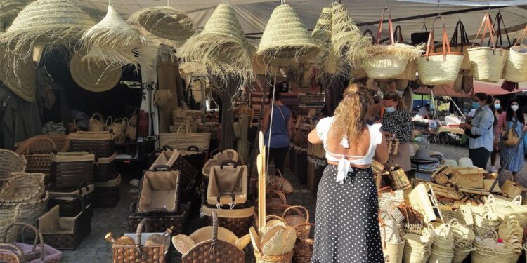¿Qué día es el mercadillo en Valença do Miño?