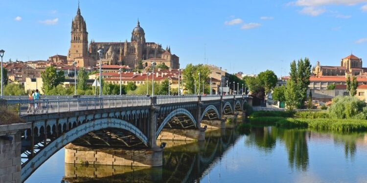 Cómo se llama el río que pasa por Béjar