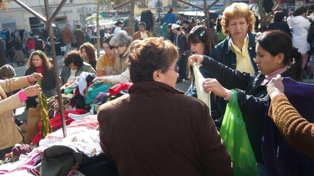 ¿Qué día es el mercadillo de Lora del Río?
