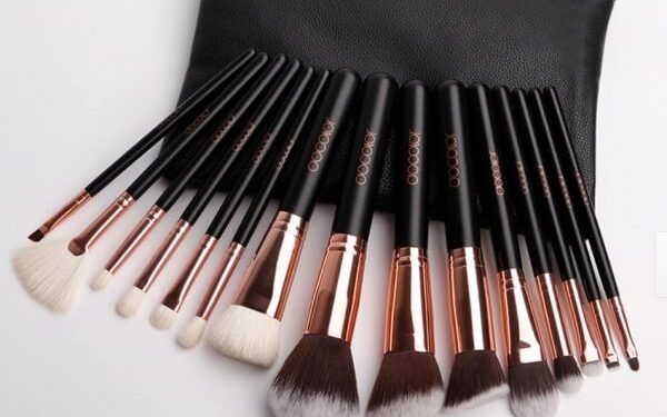 El set de cepillos de maquillaje profesional que todo amante del maquillaje necesita tener