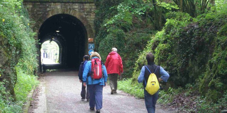 Descubre las mejores rutas de senderismo en Utebo para explorar la naturaleza.