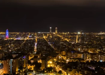 Turismo nocturno en Barcelona: Del arte gótico a las luces de neón