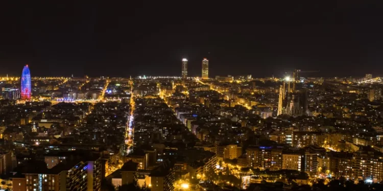 Turismo nocturno en Barcelona: Del arte gótico a las luces de neón