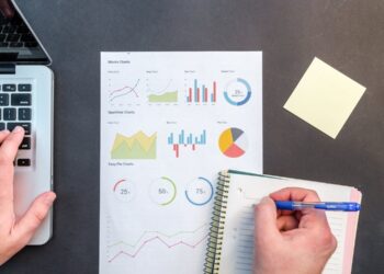 Visualización de datos y gráficos de big data en pantalla